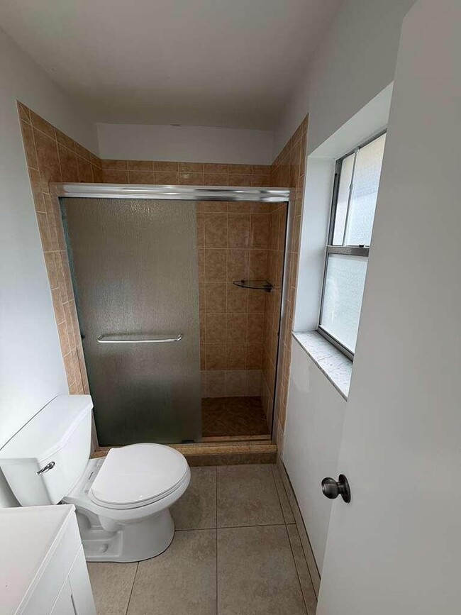 Building Photo - 9851 Sandalfoot Blvd