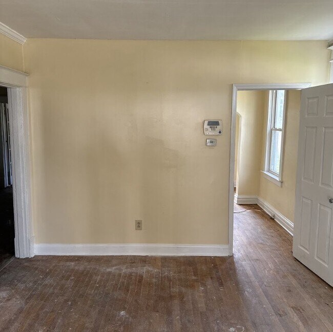 Building Photo - 5349 Janet Ave