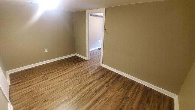 Building Photo - 922 Kinzler Ave