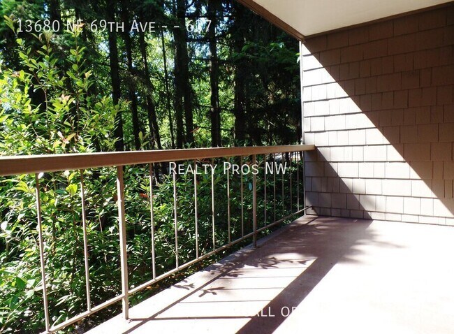 Building Photo - 13680 NE 69th St