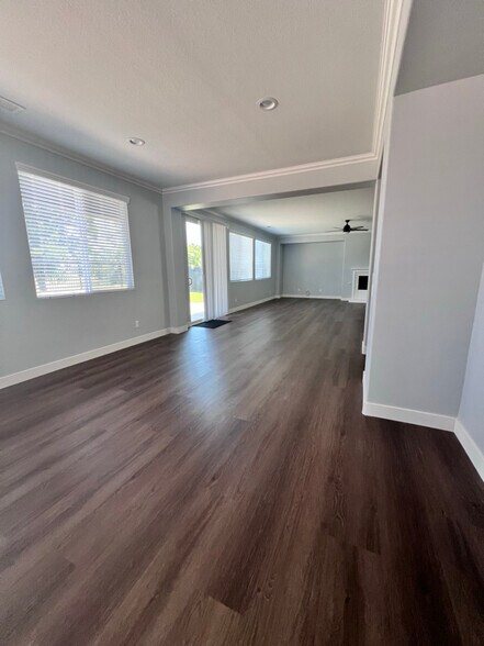 Building Photo - 29124 Meandering Cir