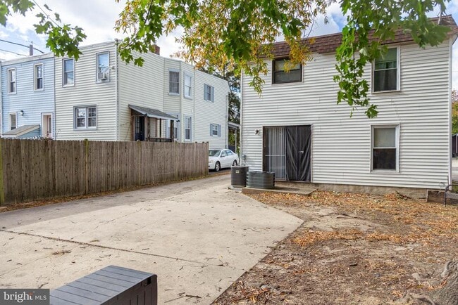 Building Photo - 12 W Wayne Terrace