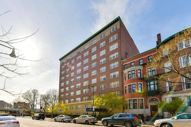 Building Photo - 534 Beacon St