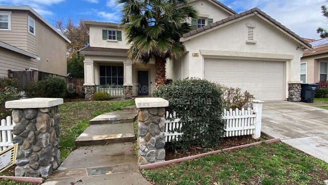 Building Photo - 1367 Gwerder St