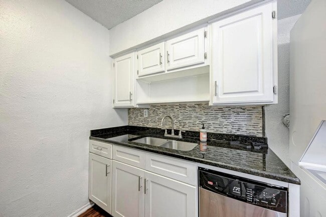 Building Photo - East University Place #104