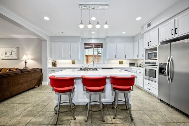 Building Photo - 561 Rush Dr