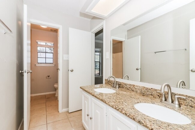 Building Photo - 1406 Mayweather Ln