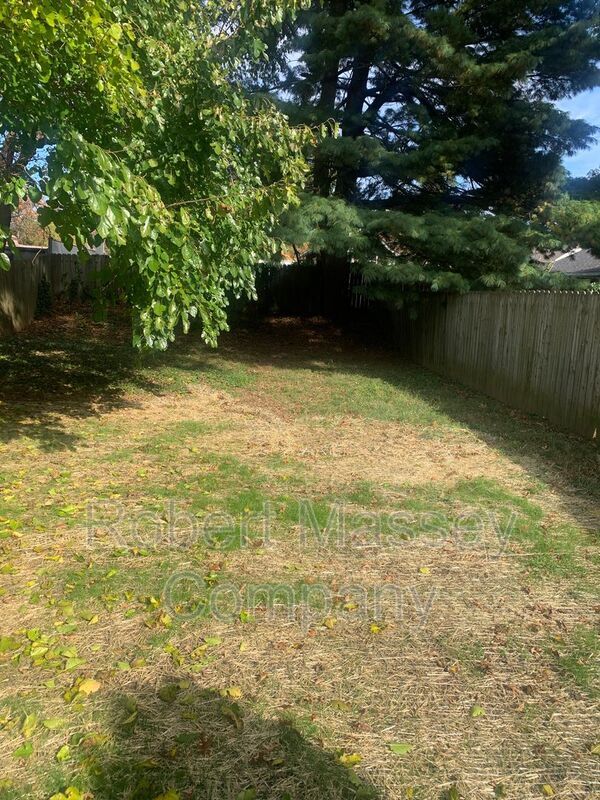 Building Photo - 127 McCready Ave