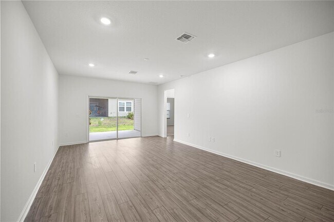 Building Photo - 4610 SW 83rd Lp