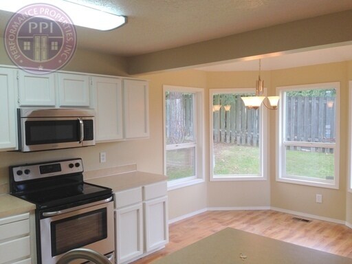 Building Photo - Tigard, Morning Hill - Summer Lake Neighborhood, Pet Friendly