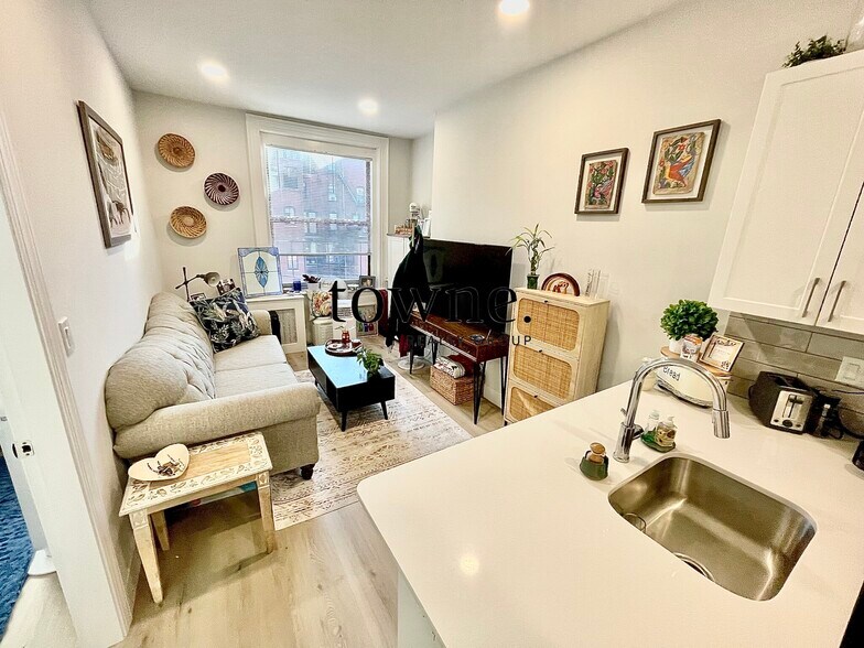 Primary Photo - 507 Beacon St