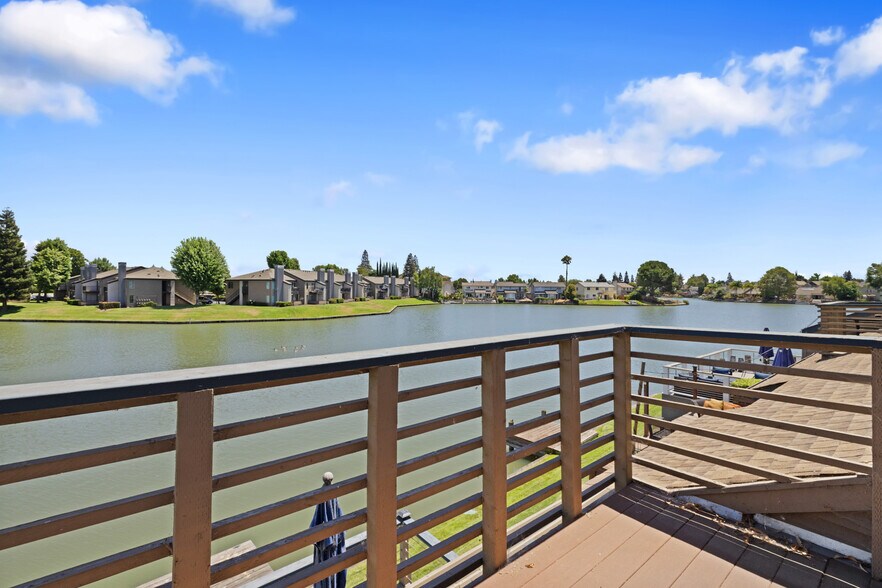Building Photo - 7378 Lighthouse Dr