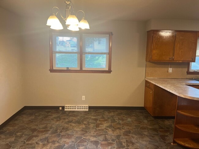 Building Photo - 2006 White St