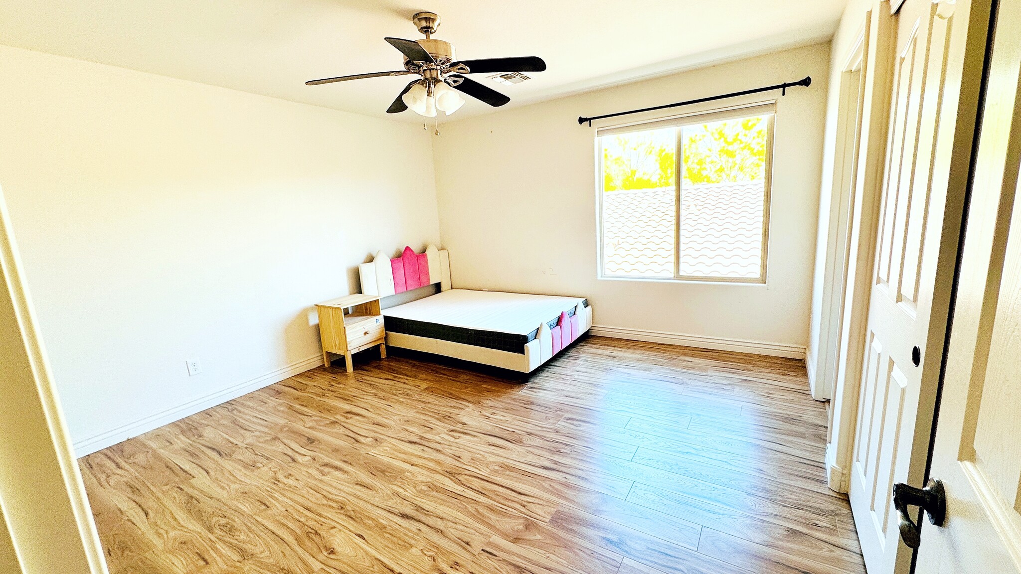 Building Photo - 2533 W Brisa Dr