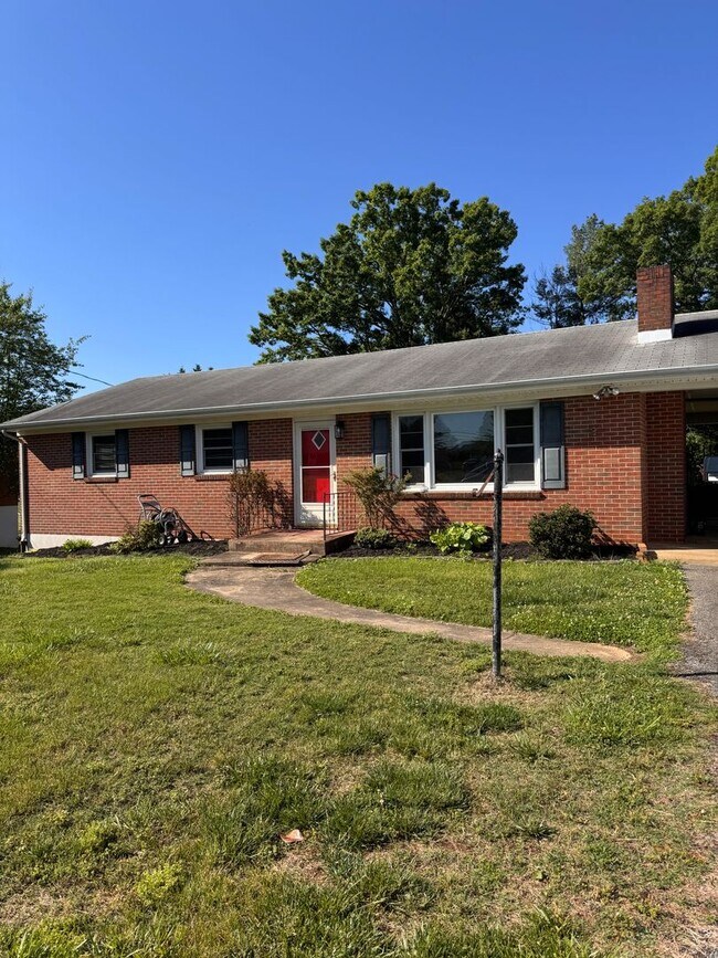 Building Photo - 104 Tanzalon Dr