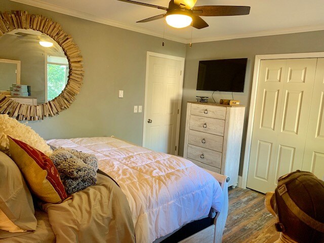 Building Photo - 325 Westbrook Dr