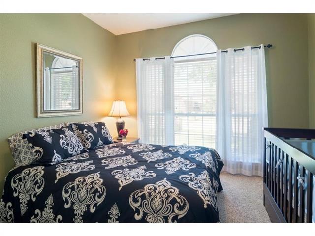 Building Photo - 5909 Vineyard Ln