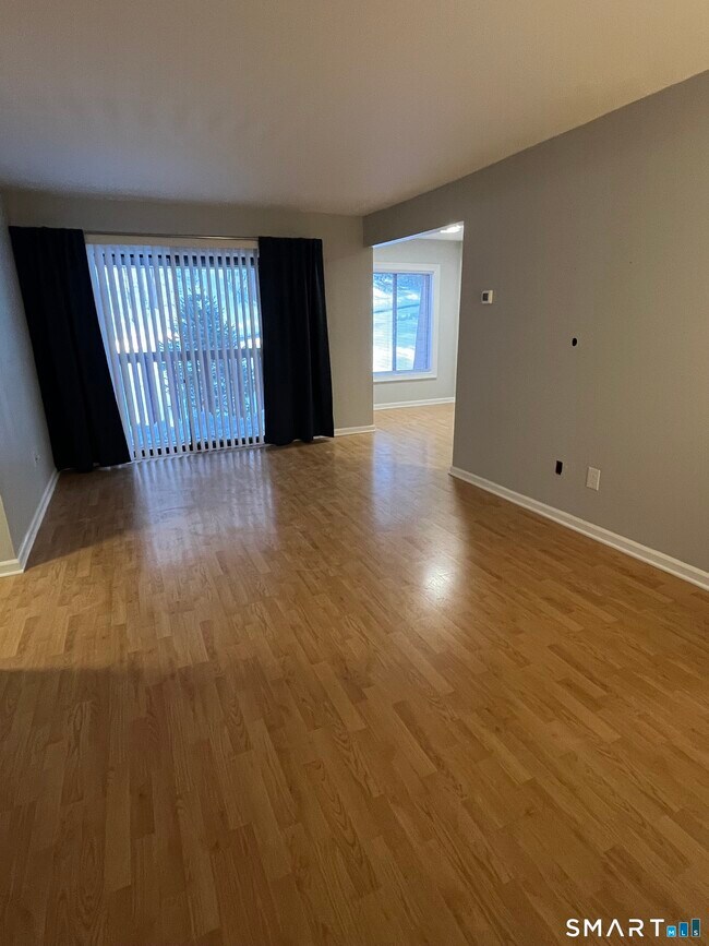 Building Photo - 85 Woodsedge Dr