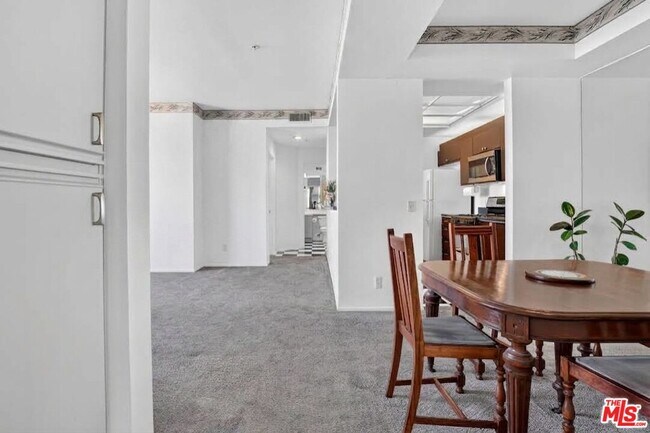 Building Photo - 3561 Clarington Ave