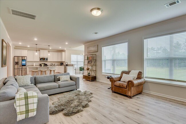 Building Photo - 6233 High Top Ln