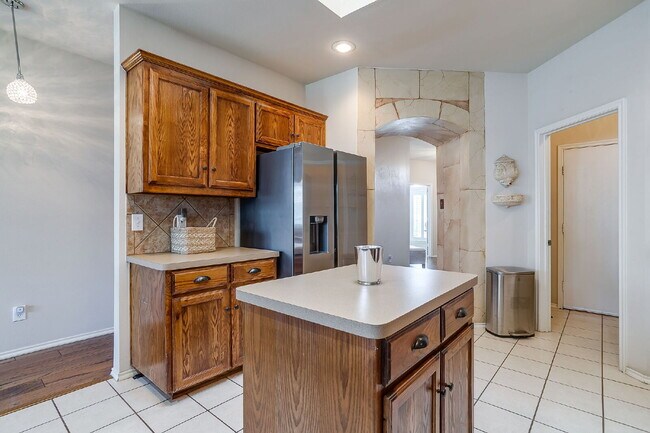 Building Photo - Fully Furnished 3 bed, 2 bath in White Settlement!