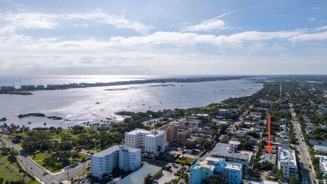 Building Photo - 111 Lake Ave