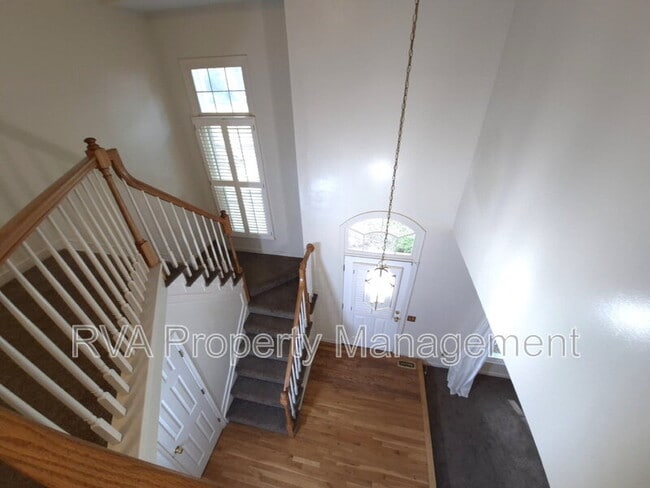 Building Photo - 6002 Oak Landing Dr