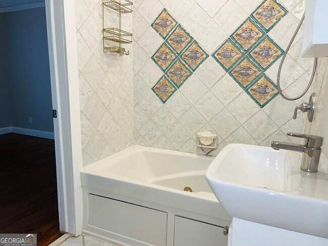 Building Photo - 4665 Orchid Dr