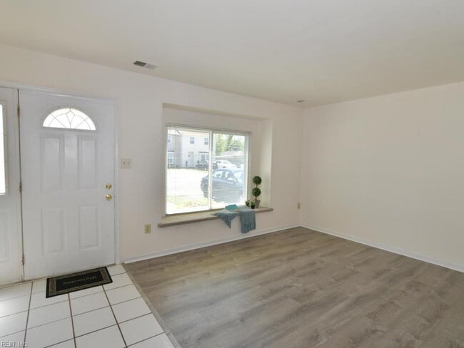 Building Photo - HILLTOP AREA FOR RENT!