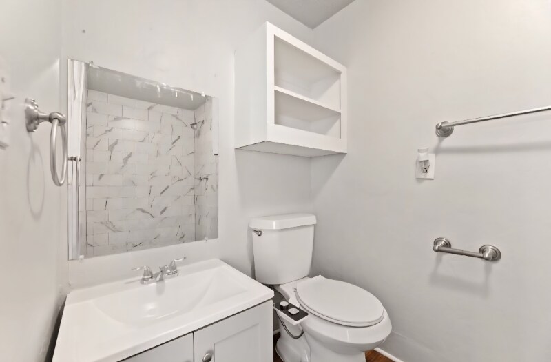 Building Photo - 2539 Hillsboro Ave