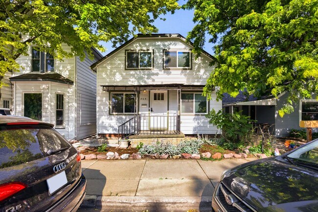 Building Photo - HISTORIC 2 BED/1 BATH HOME IN OLD TOWN LOUISVILLE: Available Now!