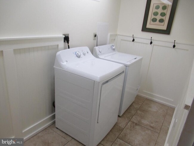 Building Photo - 803 Purple Martin Ct