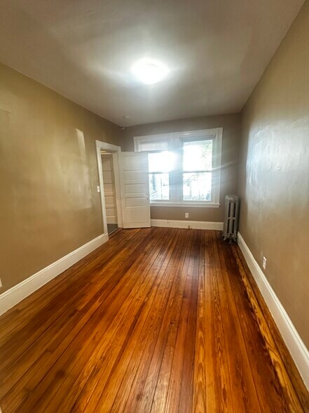 Building Photo - 30 Calvin St