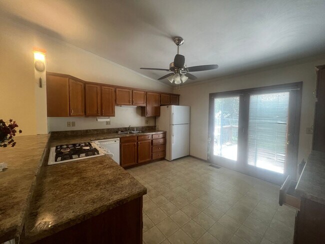Building Photo - 6327 Brent Dr