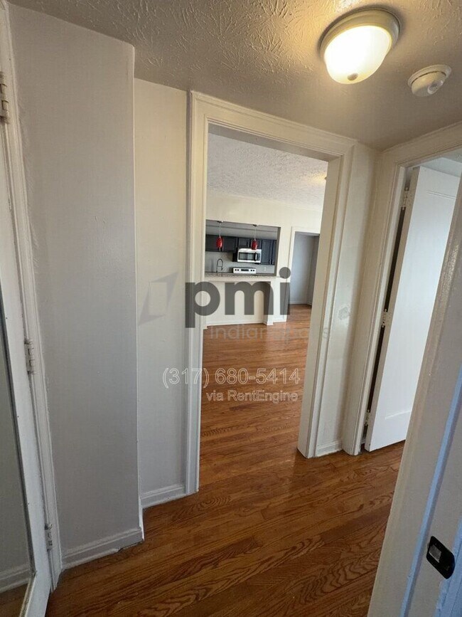 Building Photo - 1 W 28th St