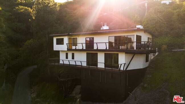 Building Photo - 7802 Torreyson Dr