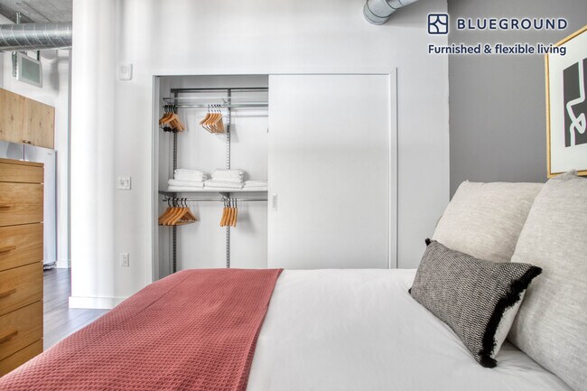 Building Photo - 1346 4th St SE