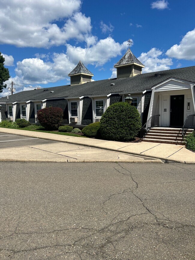 Building Photo - 662 Goffle Rd