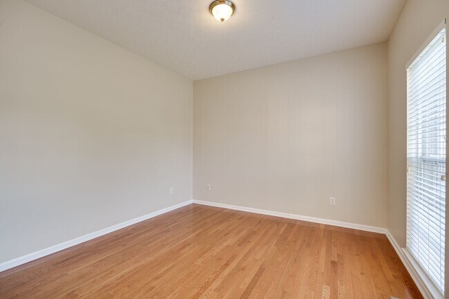 Building Photo - 3594 Armada Dr