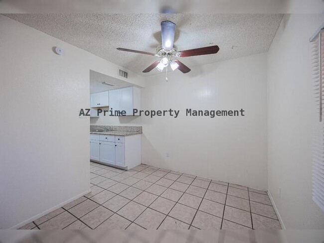 Building Photo - 5040 N 40th Ave