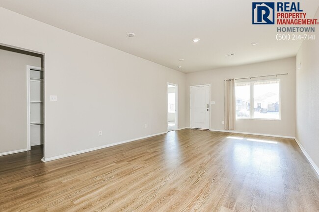 Building Photo - 19 Curly Leaf Ln