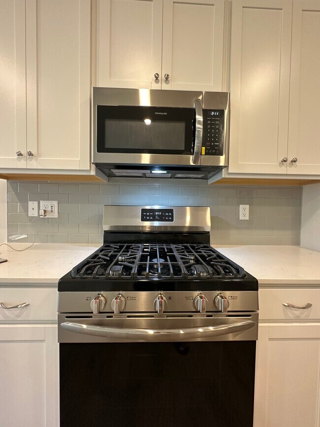 Building Photo - 13123 Cottage Crest Ln