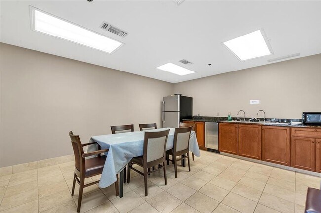 Building Photo - 18269 Colony Dr Dr