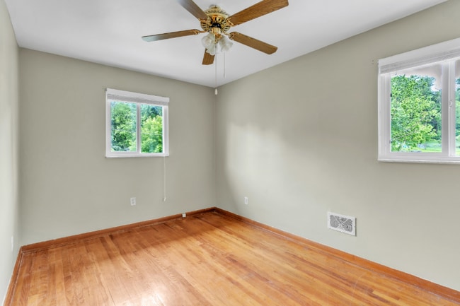 Building Photo - 5830 Saltsburg Rd