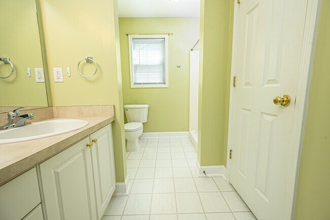 Building Photo - 118 Monterey Cir