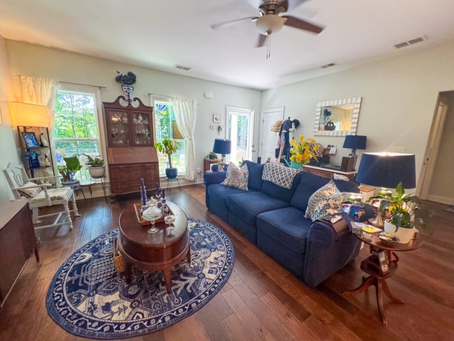 Building Photo - 360 Heidels Way