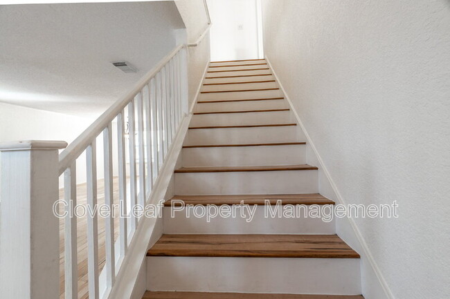Building Photo - 818 Quitman Oak