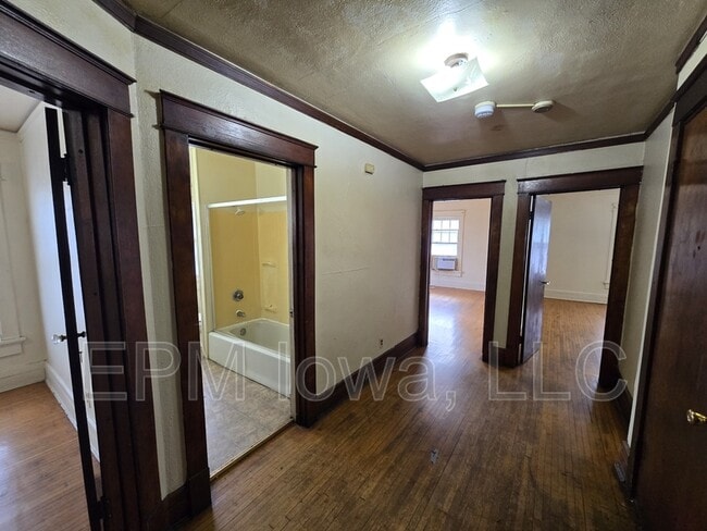 Building Photo - 118 1/2 Harrison Street