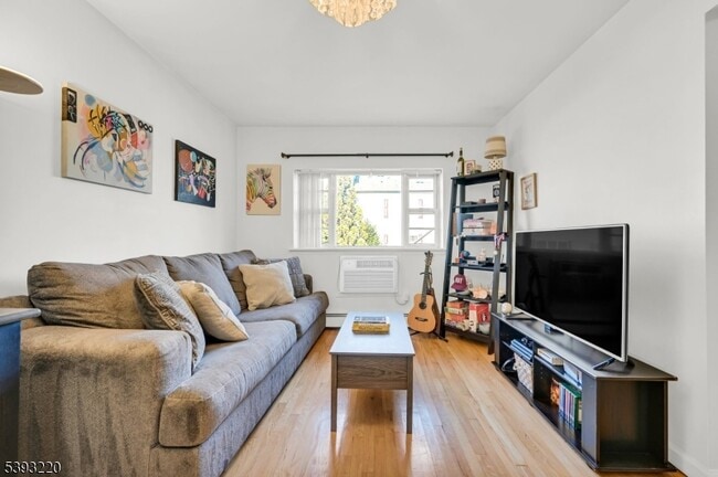 Building Photo - 640 Franklin Ave