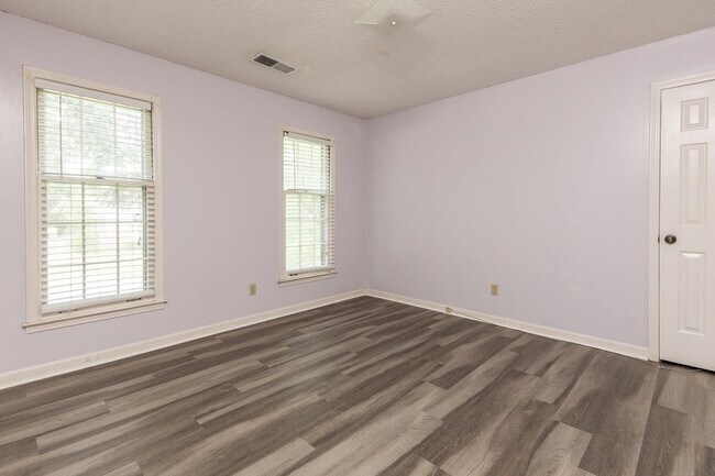 Building Photo - 7839 Farindon Dr